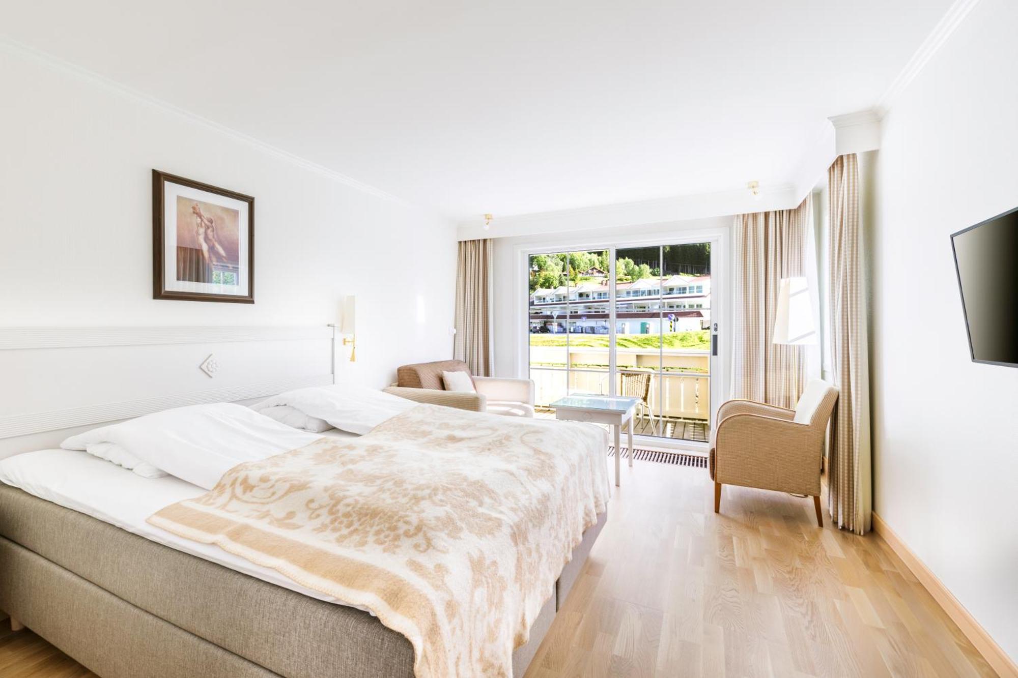 Hotel Loenfjord โลน ภายนอก รูปภาพ