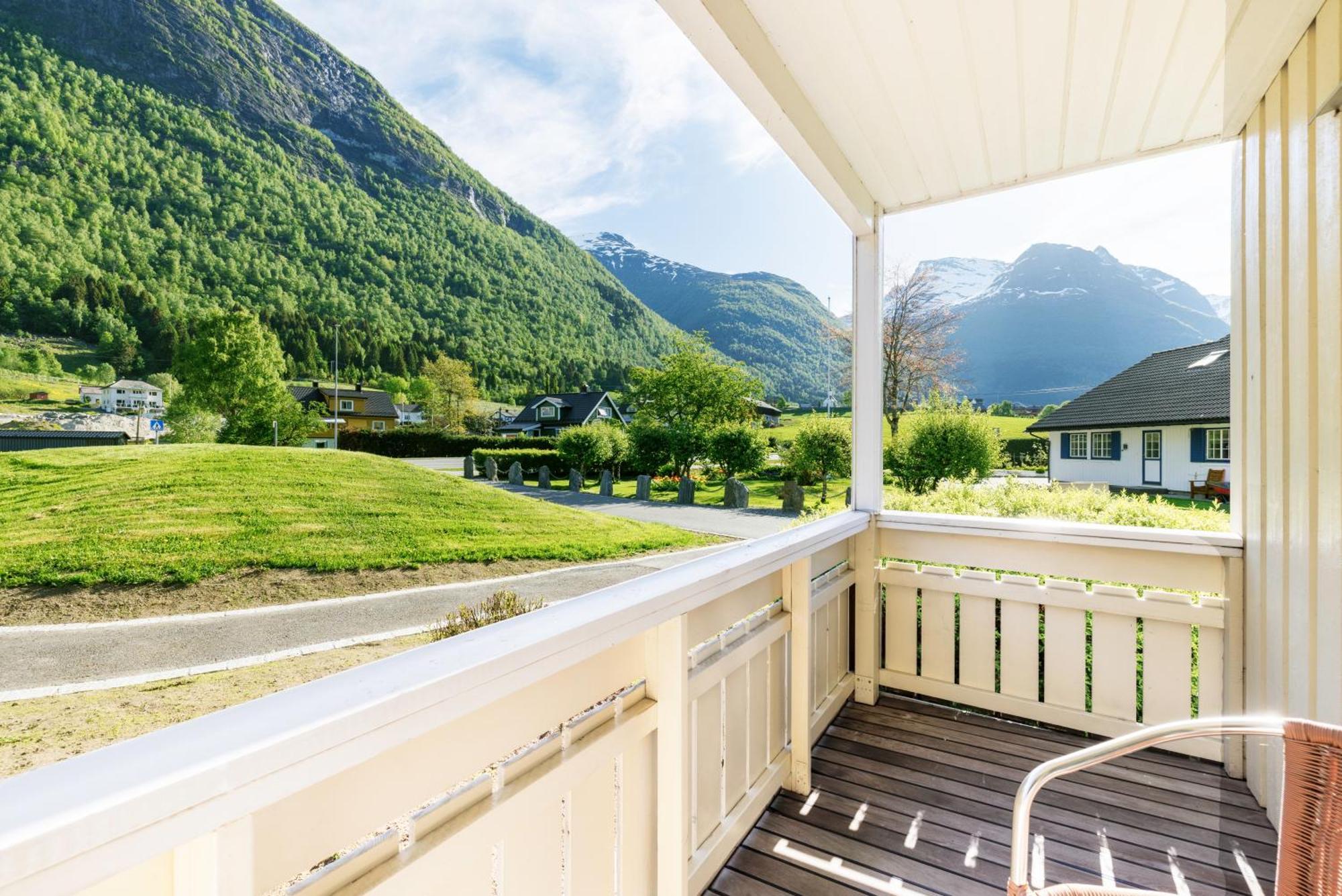 Hotel Loenfjord โลน ภายนอก รูปภาพ