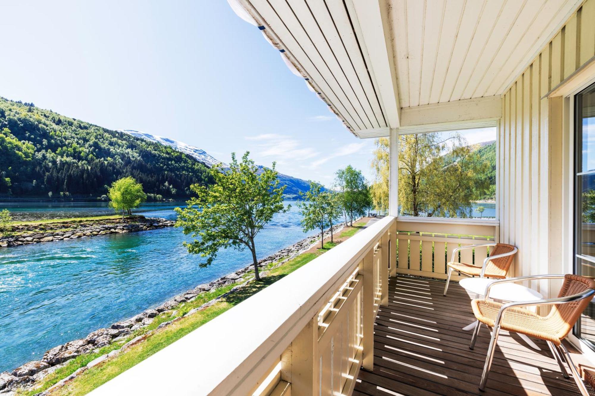 Hotel Loenfjord โลน ภายนอก รูปภาพ