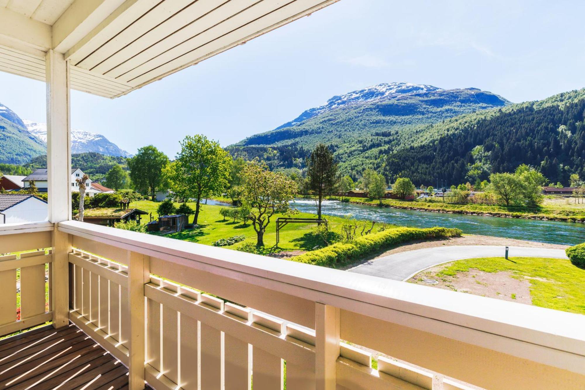 Hotel Loenfjord โลน ภายนอก รูปภาพ